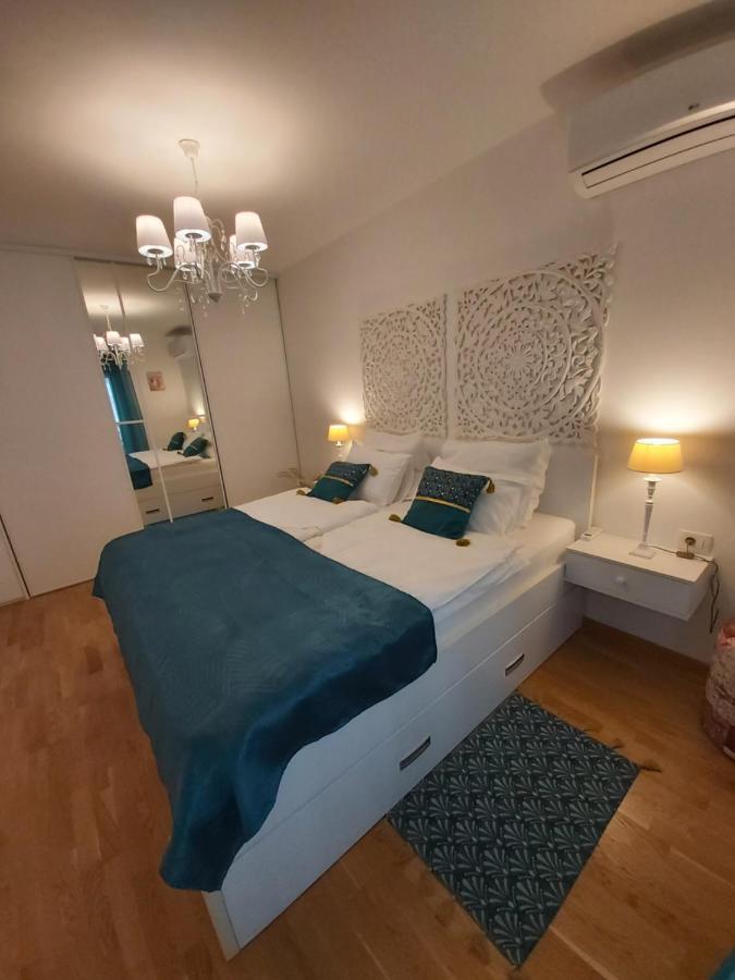 Beachfront Fontana 20 Daire *