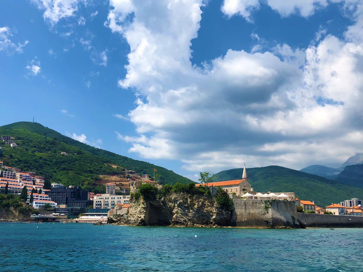 Beachfront Fontana 20 * Budva